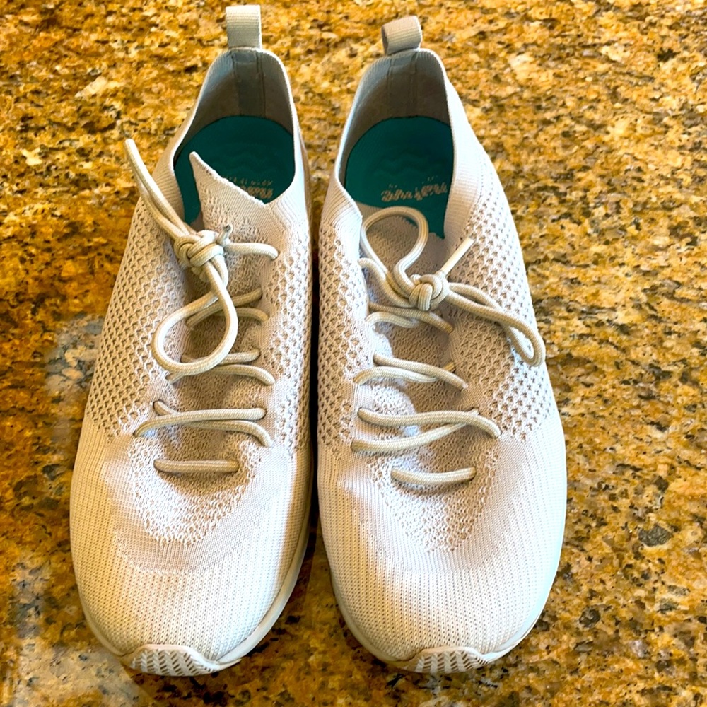 Native AP Mercury lightknit size 9